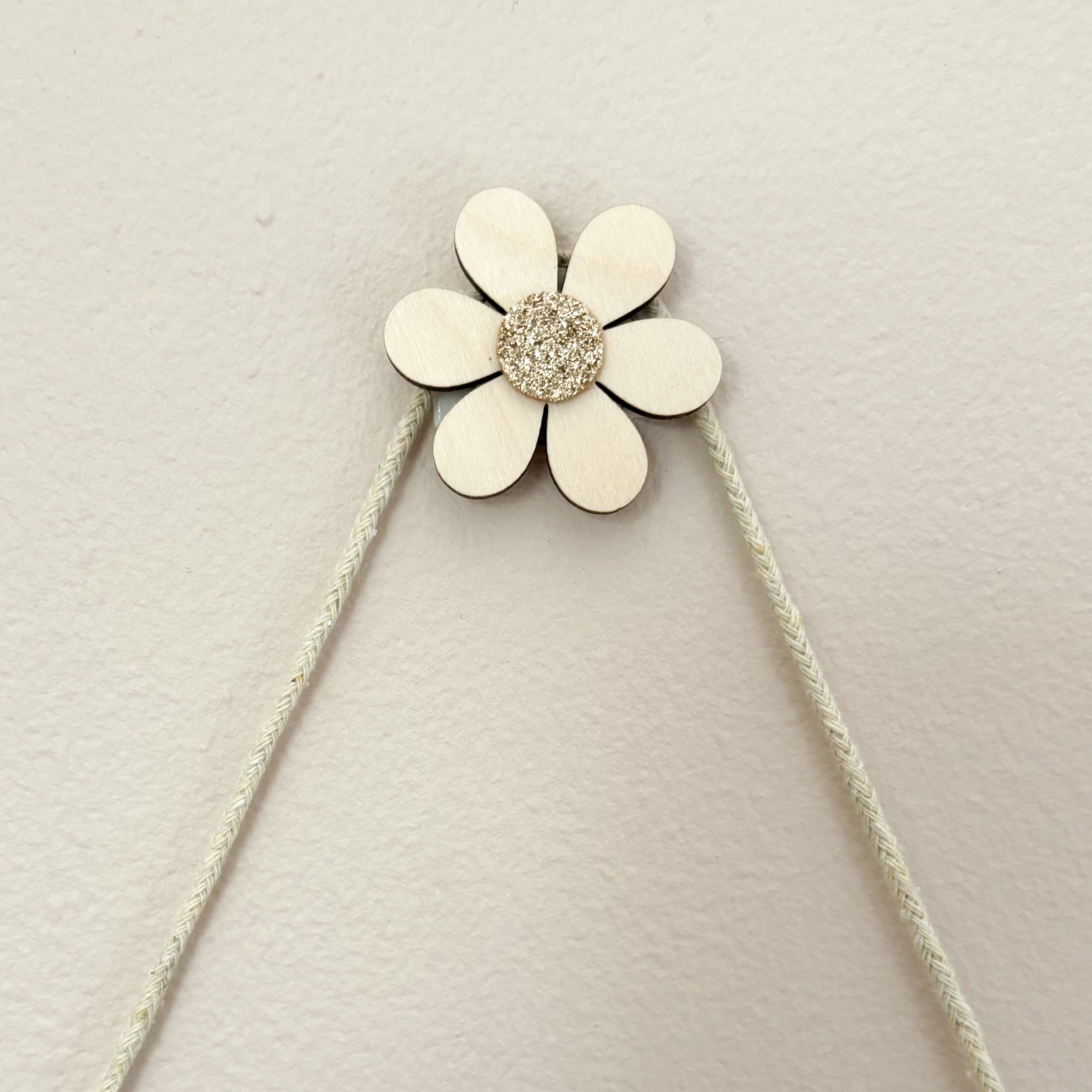 Daisy self adhesive wall hook